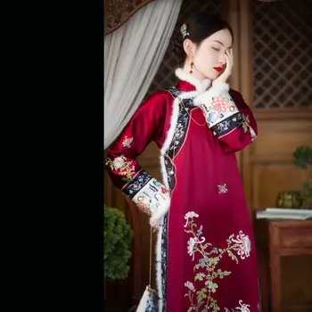 Čínske Tradičné Červené Kožušiny Golier Tlač Pribrala Dlho Cheongsam Šaty Žien 2022 Zimné Qing Dynastie Vintage Svadobné Šaty