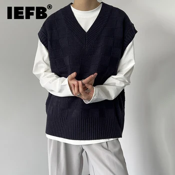 IEFB kórejský Štýl Jednoduchého tvaru Koberčeky Pletené Vest Farbou Mužov Sveter 2023 bez Rukávov Farbou Muž Topy Bežné 9A6018