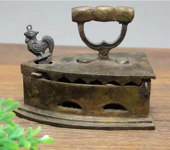 Antické bronzové ozdoby retro dekor bytového zariadenia, staré vintage mosadz žehlička žehlička Mini model creative